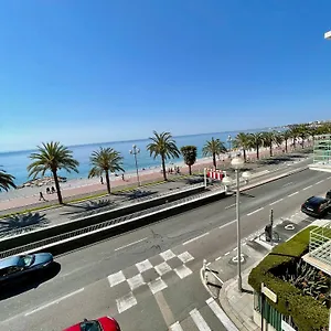 https://appartements-vue-mer-promenade.fr-provencehotel.com